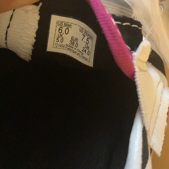 Vans - Picture 15 of 15